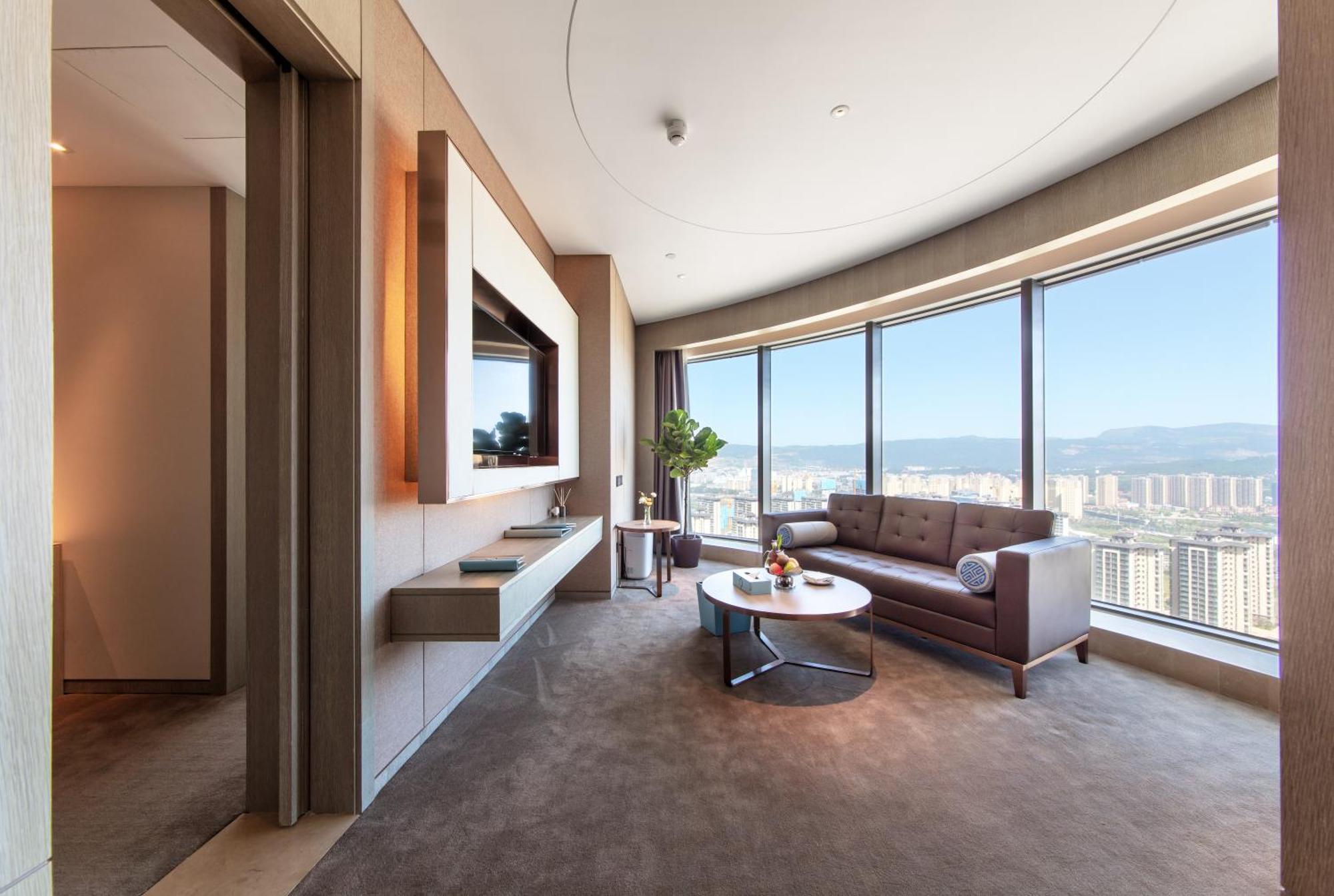 Kunming Huiyue Wyndham Hotel Bagian luar foto